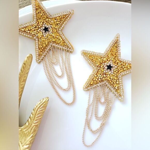 New! Zara Star Earrings - Picture 1 of 12